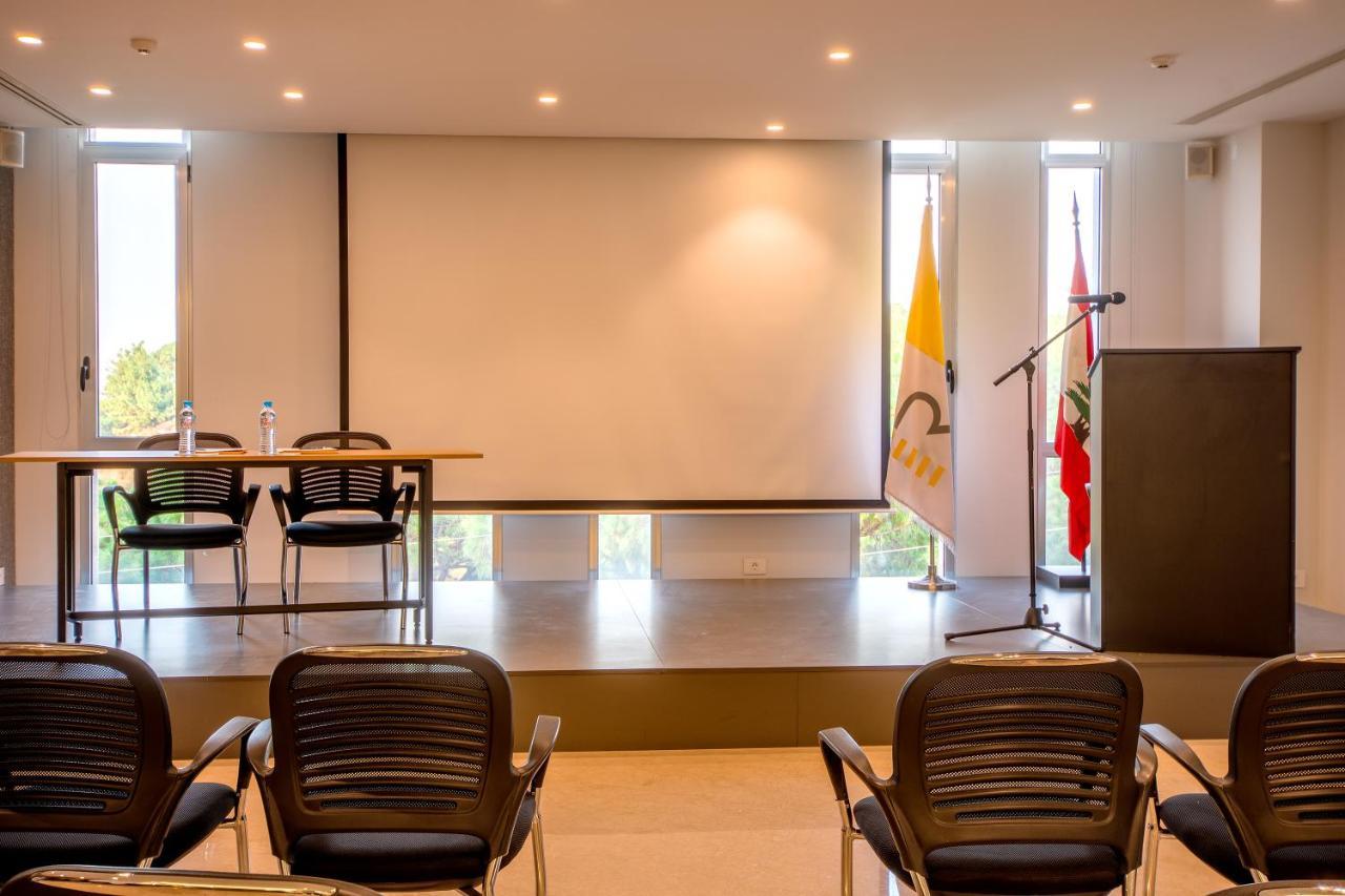 The Ray Hotel And Studios Beirut Exteriör bild
