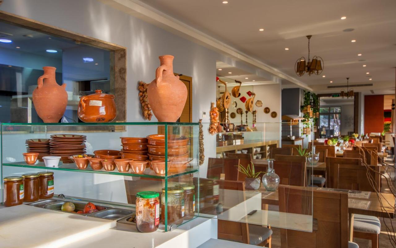 The Ray Hotel And Studios Beirut Exteriör bild