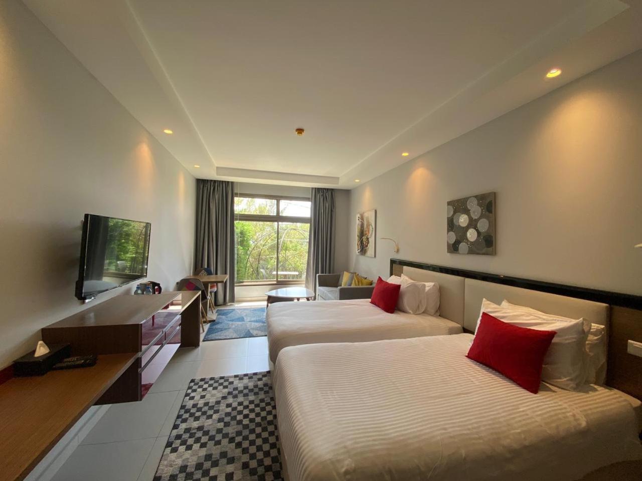 The Ray Hotel And Studios Beirut Exteriör bild