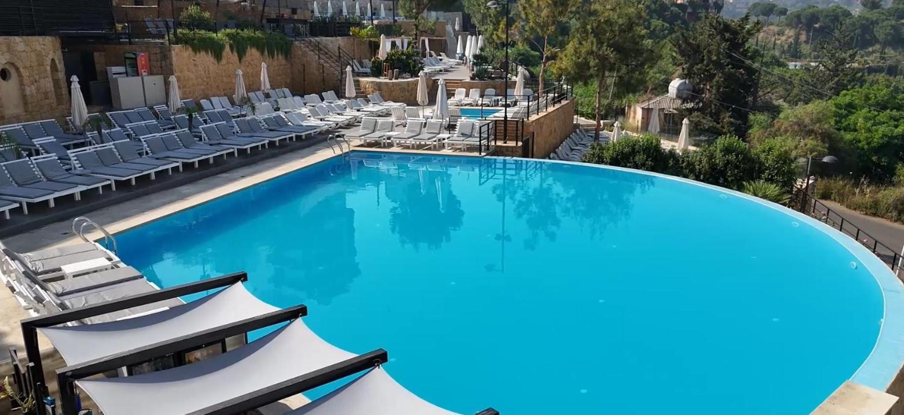 The Ray Hotel And Studios Beirut Exteriör bild