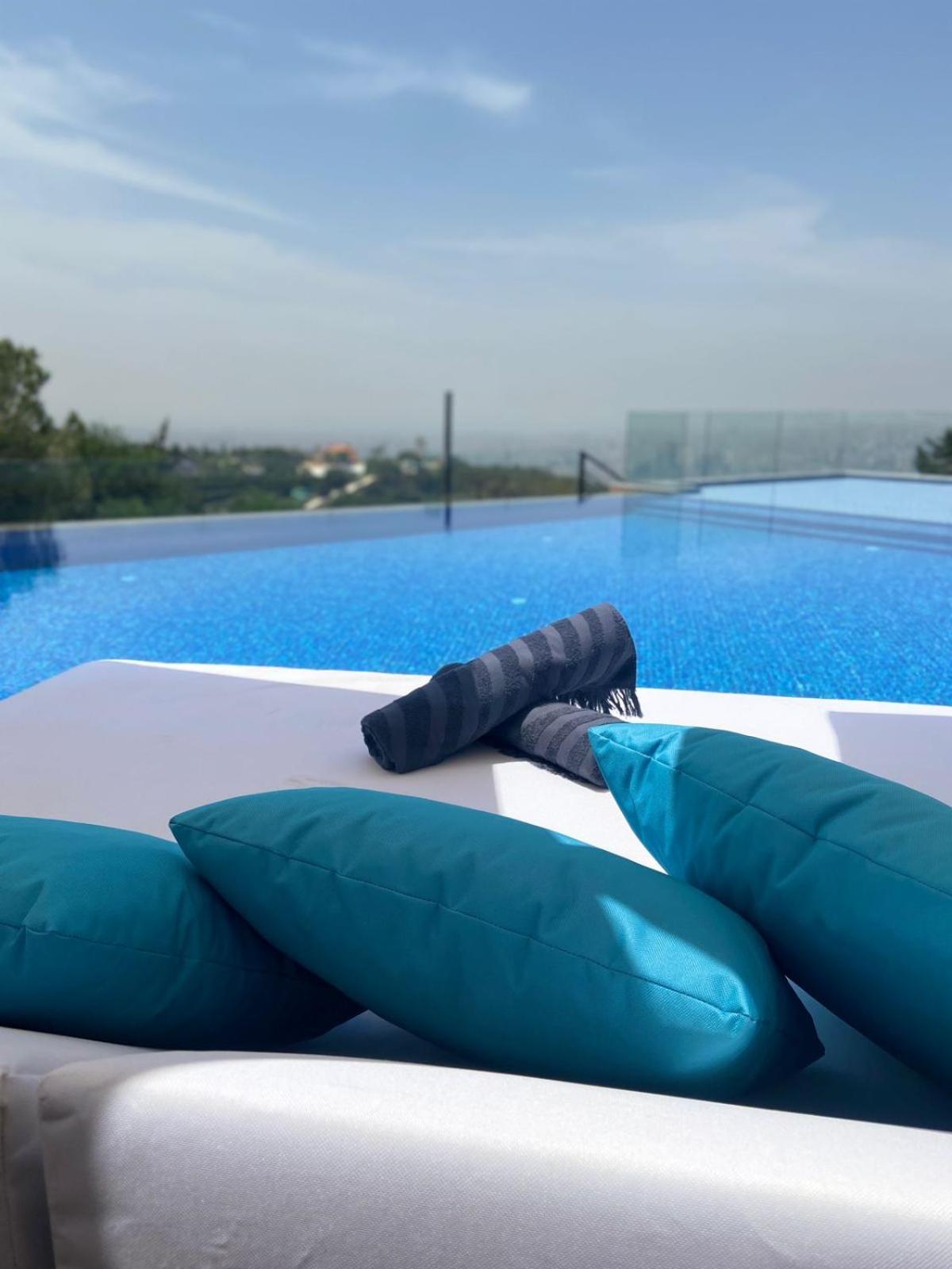 The Ray Hotel And Studios Beirut Exteriör bild