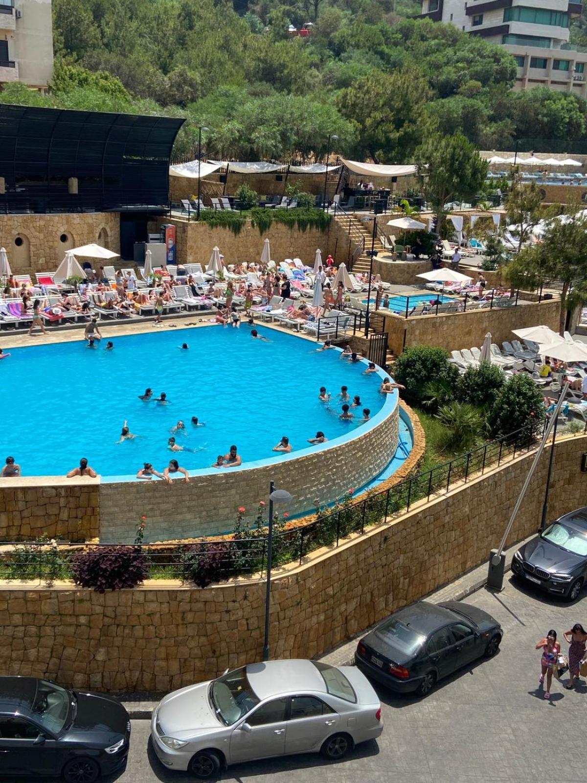 The Ray Hotel And Studios Beirut Exteriör bild