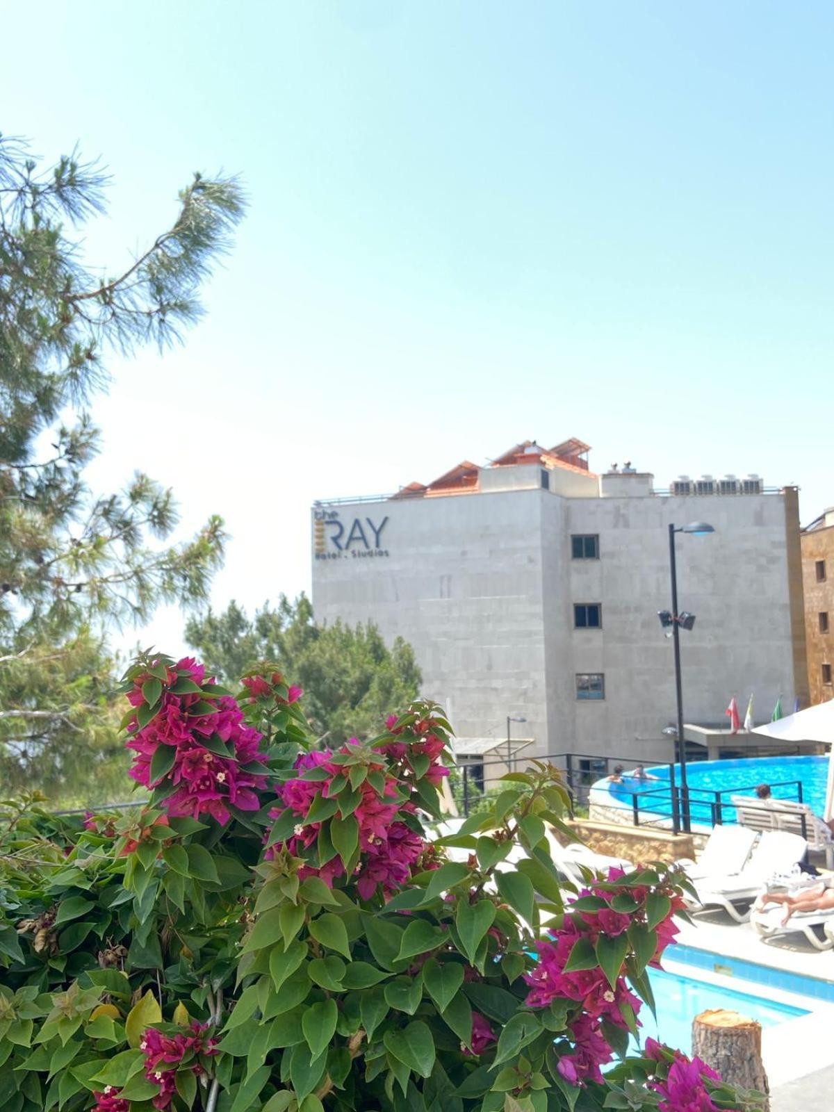 The Ray Hotel And Studios Beirut Exteriör bild