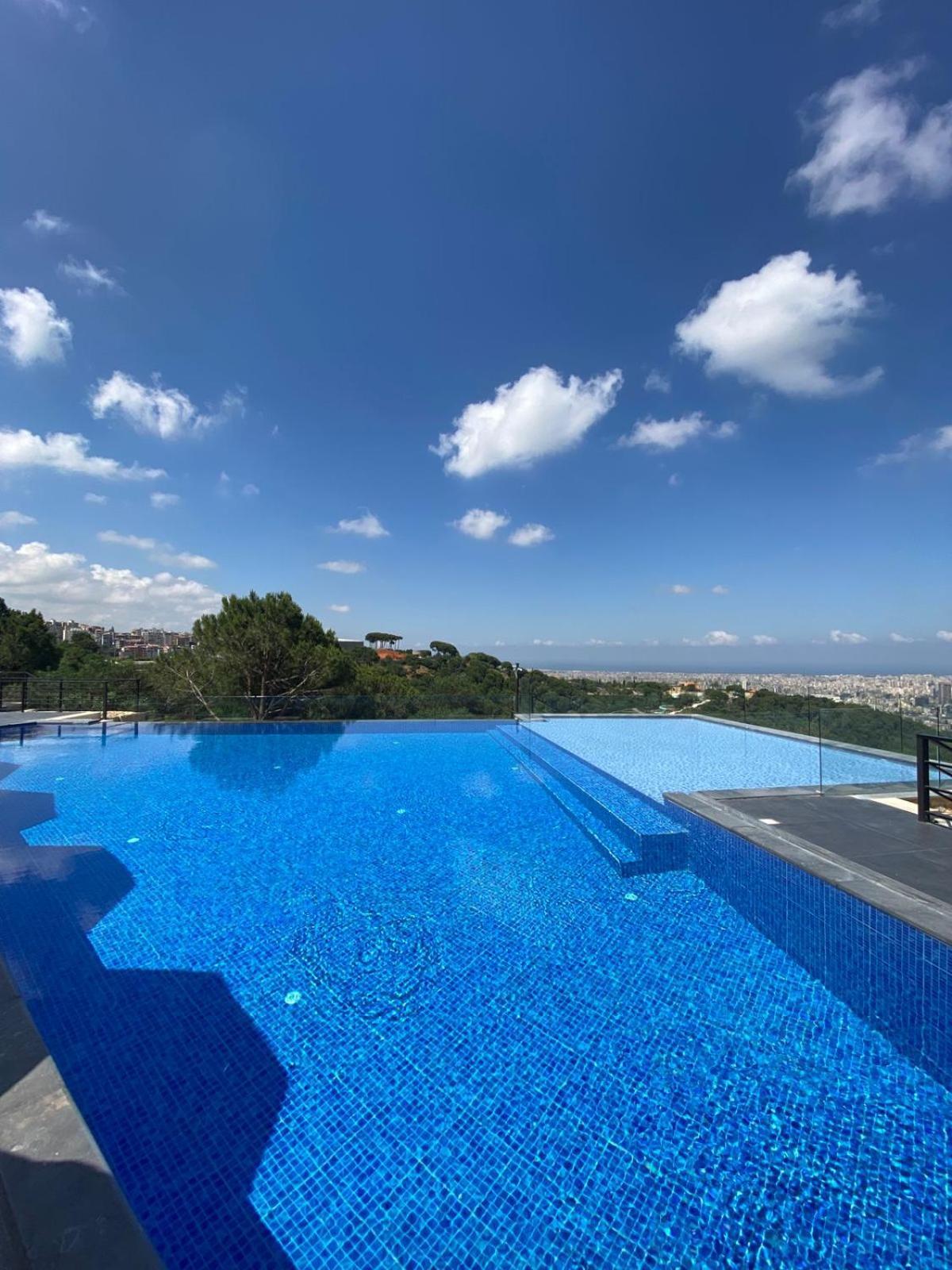 The Ray Hotel And Studios Beirut Exteriör bild