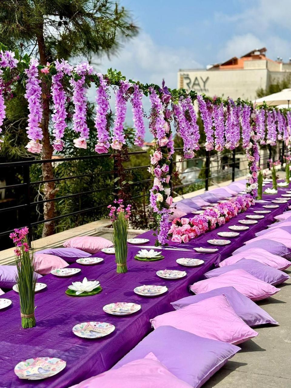 The Ray Hotel And Studios Beirut Exteriör bild