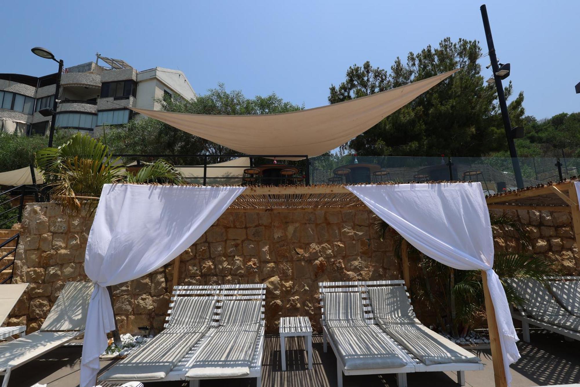 The Ray Hotel And Studios Beirut Exteriör bild