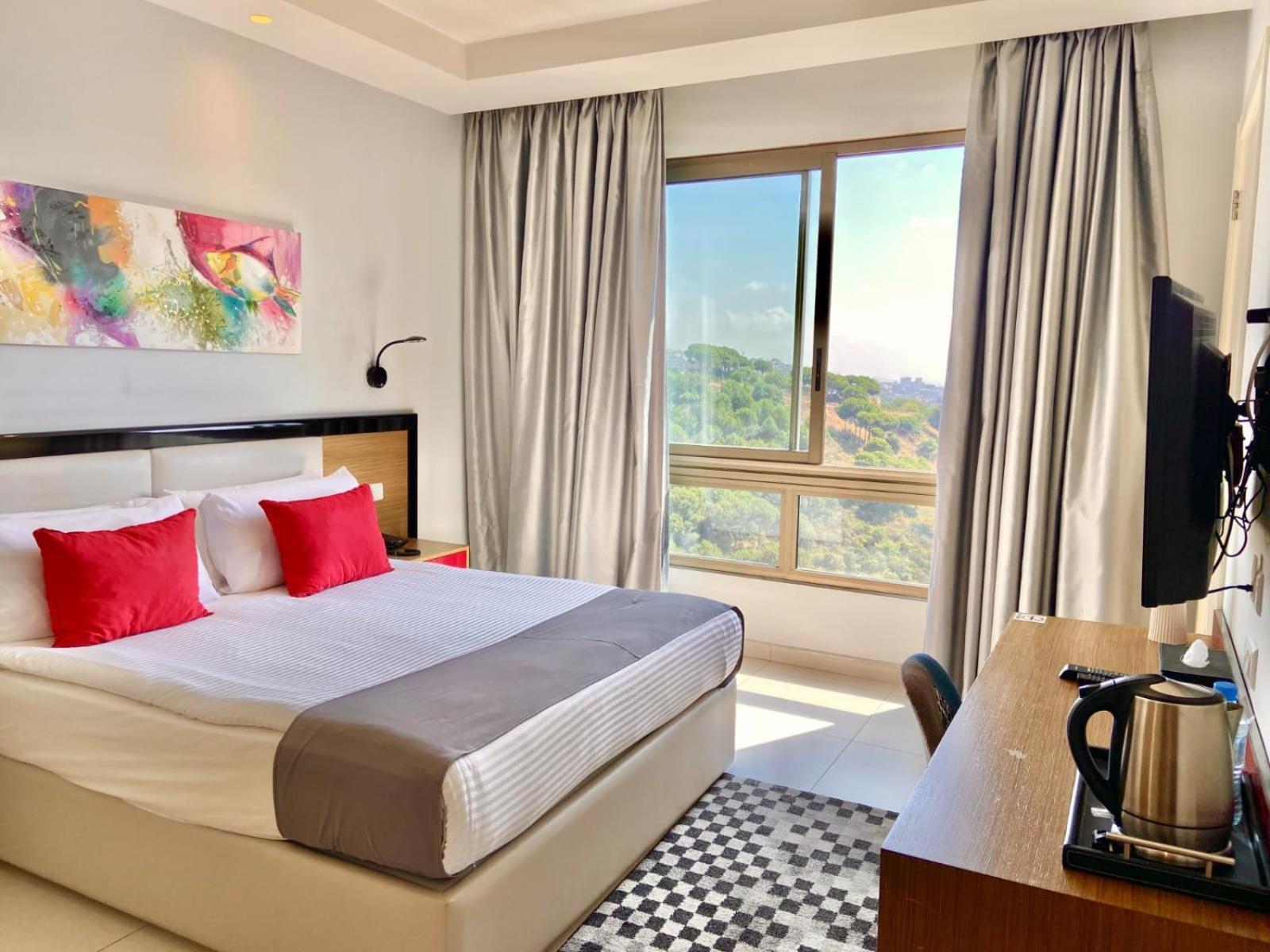 The Ray Hotel And Studios Beirut Exteriör bild