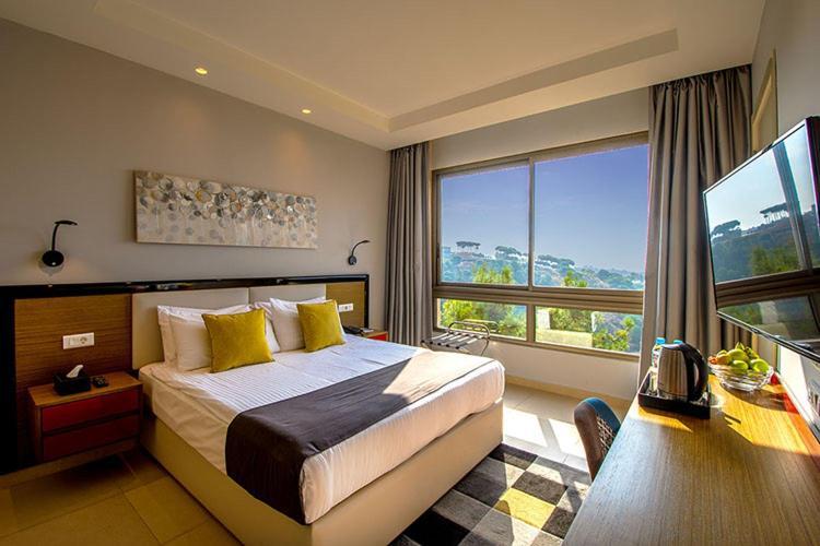 The Ray Hotel And Studios Beirut Exteriör bild
