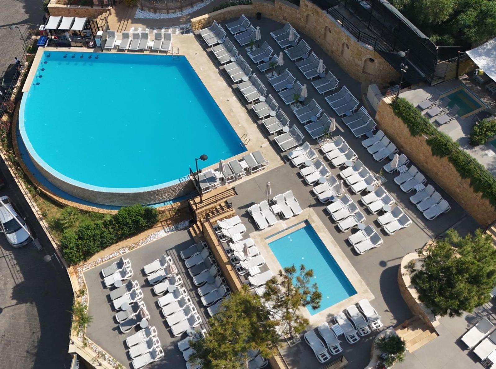 The Ray Hotel And Studios Beirut Exteriör bild